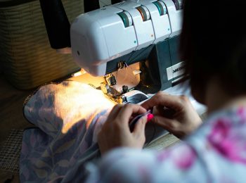 Handmade Haven or Reseller Den? Unmasking The Truth About Etsy article cover